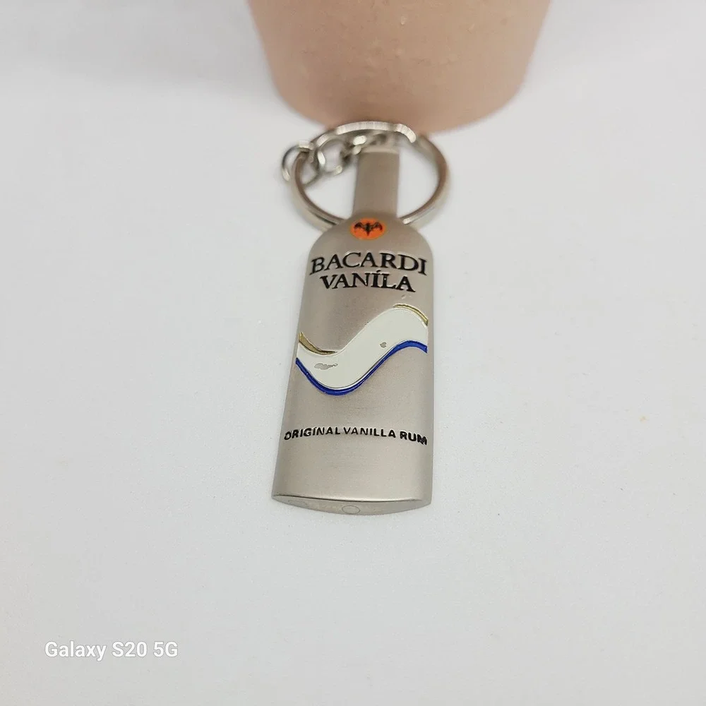Bacardi Vanila Original Vanilla Rum Bottle Keychain‎ Men's Collectible Accessory